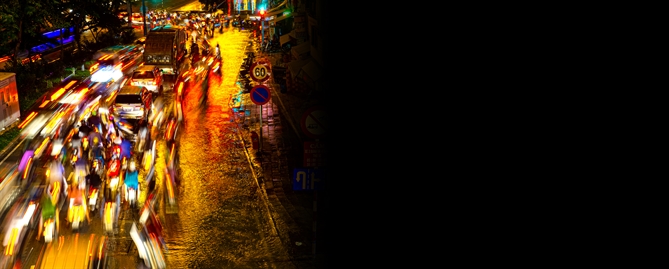 Đường phố Sài Gòn về đêm - Ảnh: Ngọc Trần