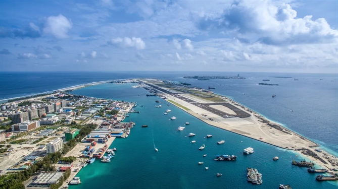 Bạn sẽ có được khung cảnh Maldives cổ điển khi bay vào hoặc ra khỏi Malé. Pan Zhiwang/Imaginechina/AP