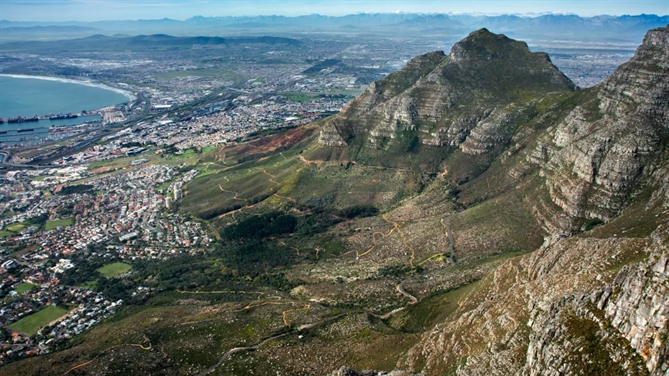 Cape Town là một môi trường tuyệt đẹp khác -- với sự xuất hiện ngoạn mục. Sergi Reboredo/VWPCS/AP