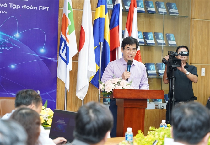 TS. Lê Trường Sơn, Hiệu trưởng Trường Đại học Luật TP. HCM phát biểu tại Lễ ký kết