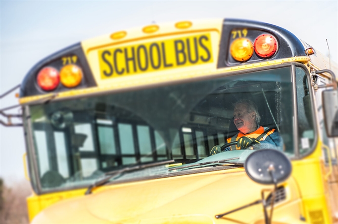 lái xe cho trẻ em, các tài xế xe bus của Mỹ cũng phải hoàn thành một khóa đào tạo đặc biệt tùy thuộc vào quy định của tiểu bang và địa phương.