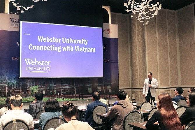 Đại học Webster đón tiếp hơn 3.000 sinh viên quốc tế tại các cơ sở tại Hoa Kỳ và có một mạng lưới cựu sinh viên đa dạng với hơn 200.000 người trên toàn cầu.