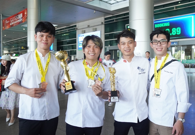 Đội Việt Nam đạt cúp vô địch châu Á ở hạng mục món ăn Trung Hoa.