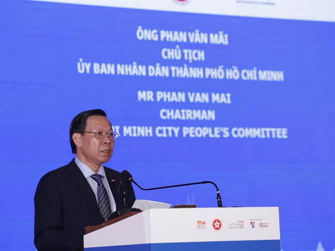 Ông Phan Văn Mãi, Chủ tịch Ủy ban Nhân dân TP. HCM, đã có bài phát biểu tại buổi tiệc trưa gặp gỡ đối tác.