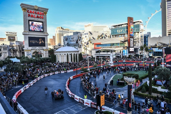 thành phố Las Vegas, nơi tổ chức giải đua F1 Grand Prix vào tháng 11/2023, thu về 1,5 tỉ USD