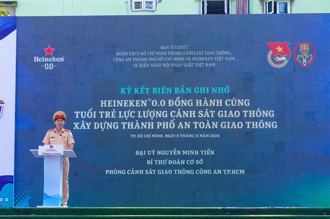 HEINEKEN Viet Nam cung Phong CSGT TP.HCM thuc day van hoa “Uong co trach nhiem”