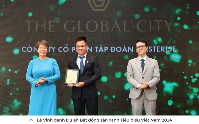 Hoi nghi Quan tri Doanh nghiep & Le Ton vinh “TOP 50 Cong ty kinh doanh hieu qua nhat Viet Nam 2024” va “Bat dong san tieu bieu 2024”