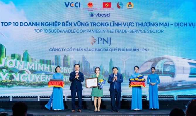 PNJ vào Top 10 doanh nghiệp phát triển bền vững năm thứ 9 liên tiếp (Ảnh: Việt Hùng)