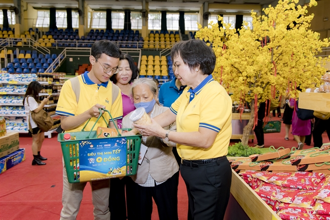 Con người PNJ mang mã “DNA” phụng sự xã hội. Ảnh: Minh Kiên