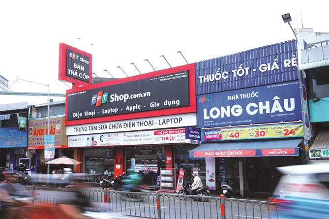 Báo cáo tài chính năm 2024 của FRT cho thấy Long Châu đóng góp 1 tỉ USD doanh thu,  chiếm 63% tổng  doanh thu của Tập đoàn. 
