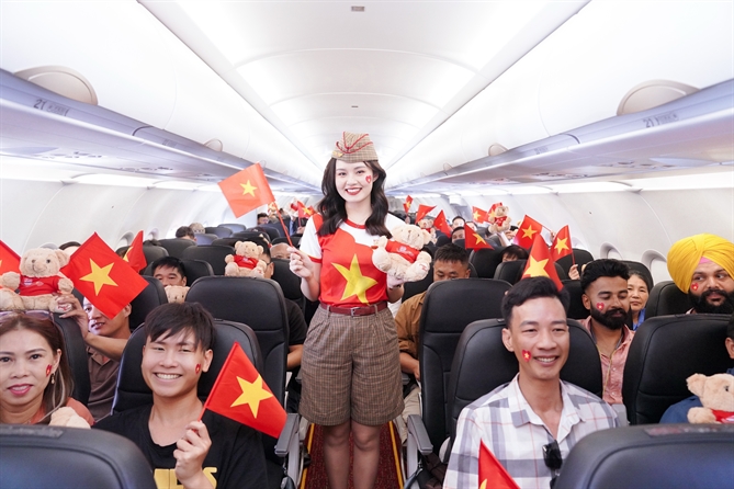 Chuyen giao thanh cong hoat dong khai thac dich vu mat dat tai san bay Tan Son Nhat