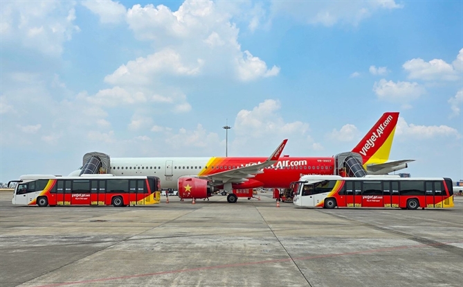 Chuyển giao thành công hoạt động khai thác dịch vụ mặt đất tại sân bay Tân Sơn Nhất Hàng trăm chuyến bay mỗi ngày trong dịp cao điểm lễ 30/4 phục vụ nhu cầu khách hàng