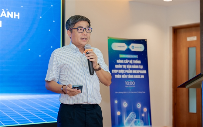 Ông Nguyễn An Duy, Phó Tổng Giám đốc khối Tài chính Imexpharm, phát biểu tại Lễ khởi động dự án Nâng cấp Hệ thống quản trị vận hành Base Platform. Ảnh: Imexpharm