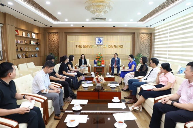 Đại diện Cơ quan Giáo dục New Zealand (ENZ), các trường ĐH New Zealand làm việc với Bộ Giáo dục, các trường ĐH Việt Nam để có những hỗ trợ tốt nhất cho sinh viên Việt Nam muốn theo đuổi bậc Tiến sĩ ở New Zealand.