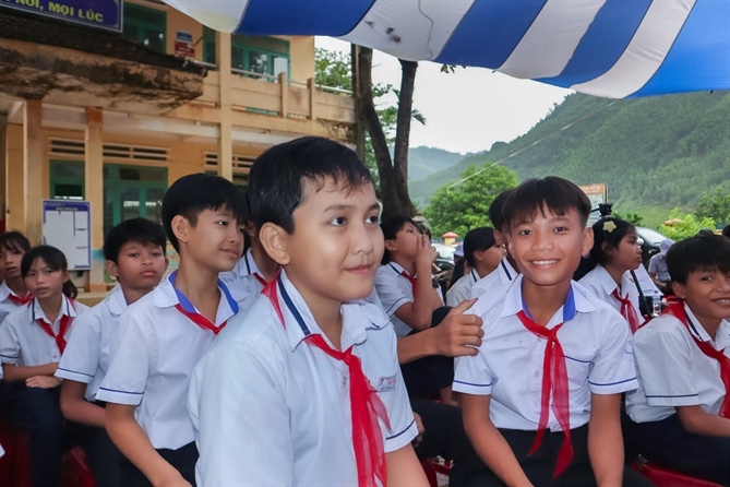 Ngôi trường mới, khang trang đáp ứng tốt nhu cầu học tập của các em học sinh. Ảnh: Hoàng Linh