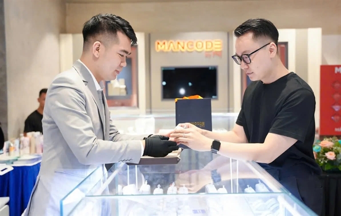 Bằng cách trình làng thương hiệu Mancode by PNJ, công ty mở rộng phục vụ nhóm khách hàng nam giới. Ảnh: Minh Trường 