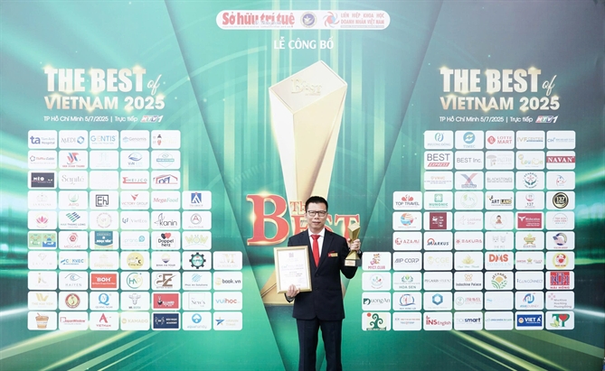 ThS.BS. Trần Quốc Thành – Giám đốc Điều hành đại diện Bệnh viện Quốc tế City nhận giải thưởng cao quý này.