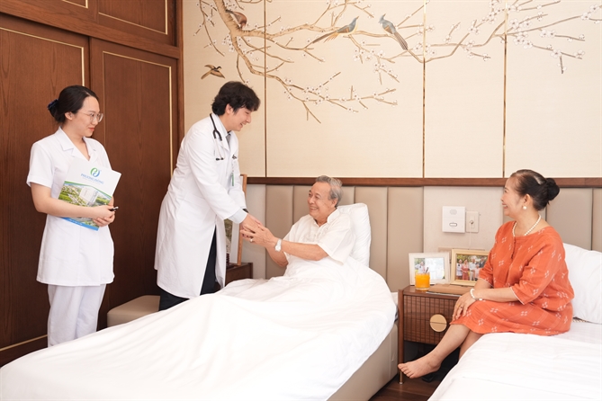 Phuong Dong General Hospital brings together a team of leading experts and a luxurious treatment space