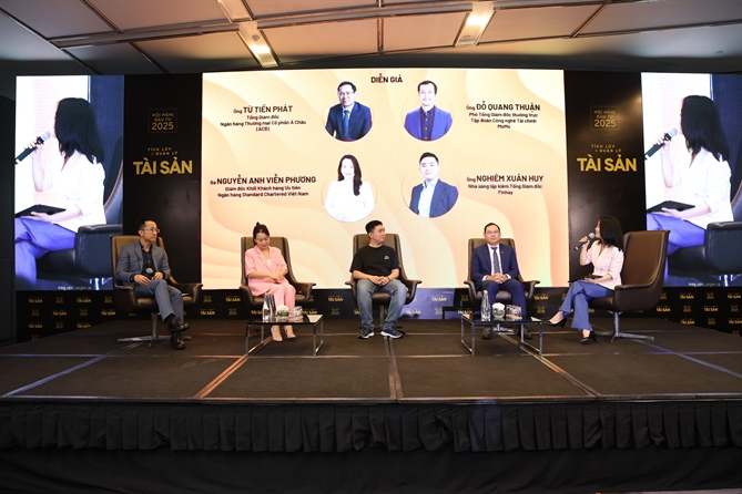 Phiên tọa đàm Mối liên hệ tam giác: Tiêu dùng - Tiết kiệm - Đầu tư. Ảnh: TL. 