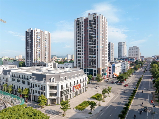61 căn shophouse kế cận Sheraton 5 sao, TTTM Vincom Plaza, tòa căn hộ Vinh Lotus Residence