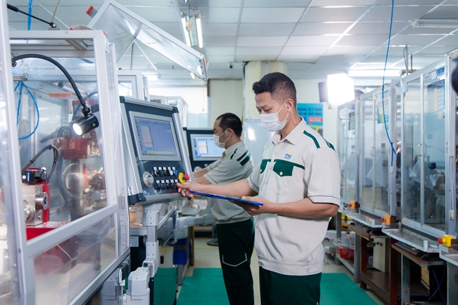 PNJ đầu tư vào công nghệ, hệ thống kiểm soát hiện đại để sử dụng năng lượng hiệu quả. Ảnh: Việt Hùng 