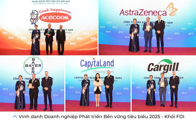 Phong su anh: Le vinh danh TOP 50 Doanh nghiep Phat trien Ben vung tieu bieu 2025