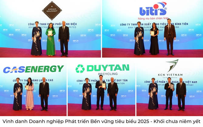 Phong su anh: Le vinh danh TOP 50 Doanh nghiep Phat trien Ben vung tieu bieu 2025