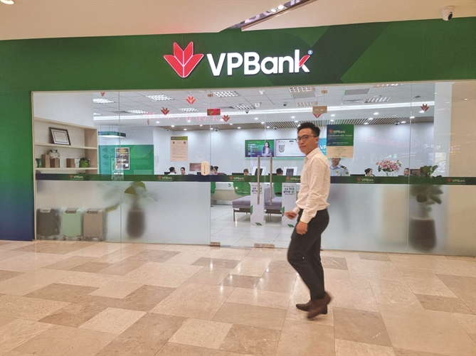 Xu hướng tăng trưởng mạnh mẽ của các ngân hàng tư nhân hàng đầu như Techcombank, VPBank và MB đang tạo ra sự cạnh tranh trực tiếp với nhóm Big 4 ngân hàng thương mại nhà nước. Ảnh: TL.