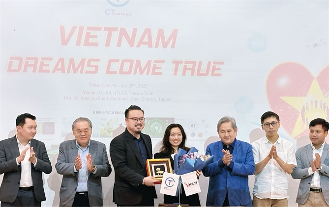 Nhân sỹ trí thức hưởng ứng lời kêu gọi tha thiết của CT Group về xây dựng đất nước CT Group ký kết hợp tác với Hội Chuyên gia và Tri thức Việt Nam tại Đài Loan