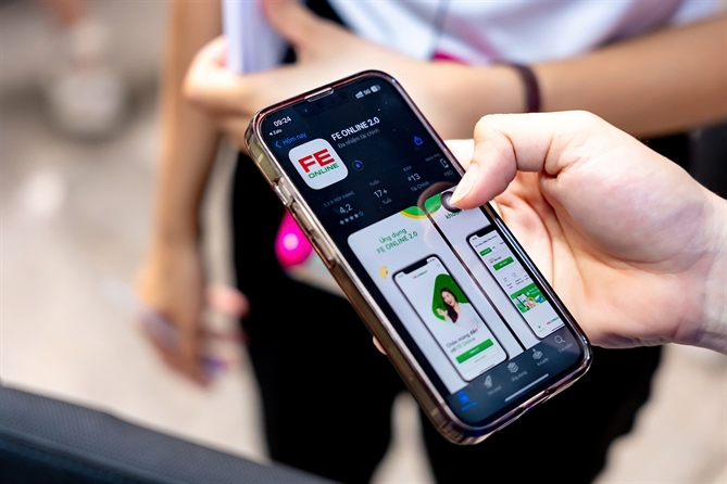 The financial multifunction app, FE ONLINE 2.0 offers smoother experiences and more convenient services to diverse customer groups. Photo: FE CREDIT.