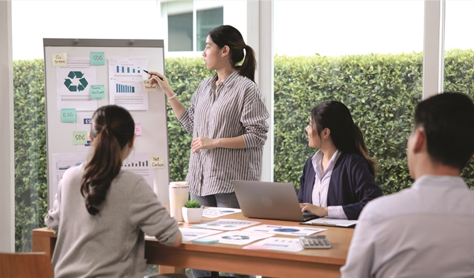Năm 2024, tài chính vẫn là lĩnh vực được đầu tư nhiều nhất với 852 triệu USD, mặc dù giảm mạnh so với năm trước. Ảnh: Ảnh: Shutterstock.com.