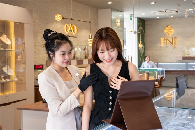 Từ một nhà sản xuất truyền thống sang hệ thống bán lẻ Lifestyle lớn nhất cả nước và vươn tầm thế giới. Ảnh: Việt Hùng.