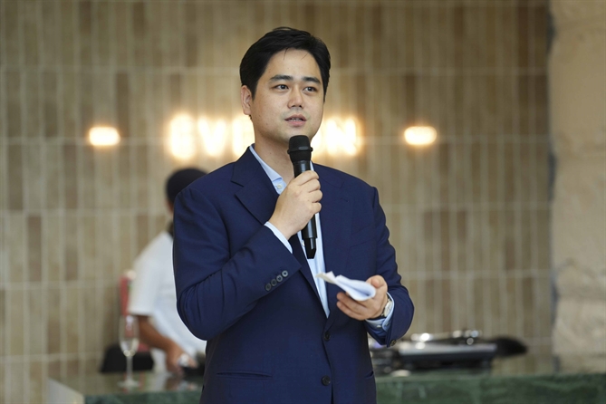 Ông Lee Bang Hyun, đại diện Everpia, chia sẻ tại sự kiện.