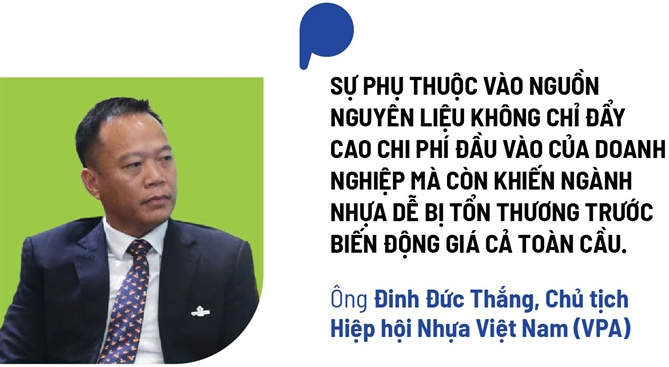 Nhua Viet khong duong lui
