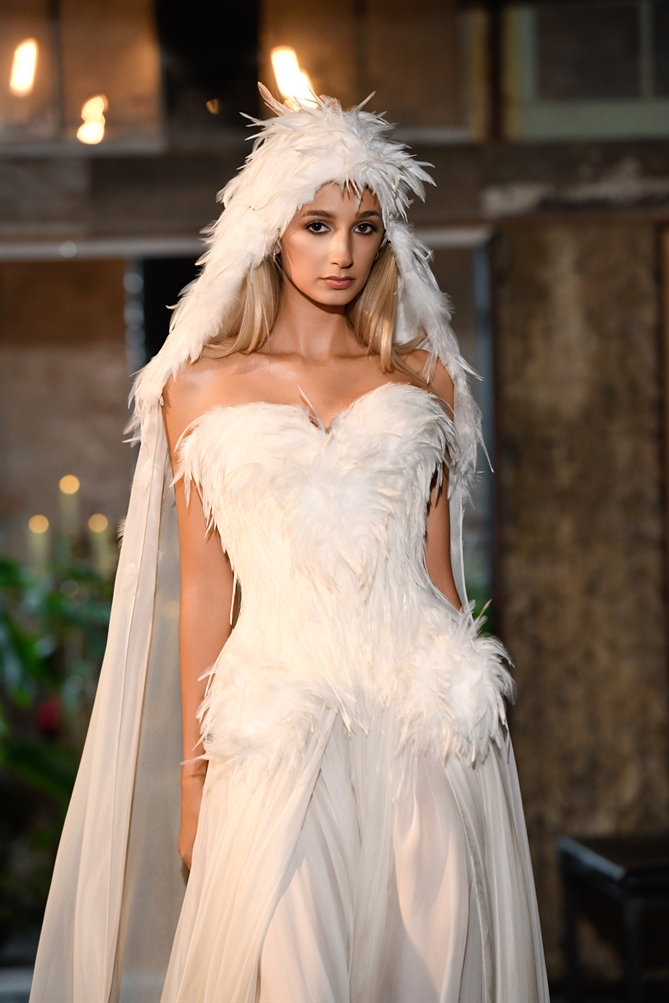 Mr Crazy & Lady Sexy của Việt Nam tỏa sáng tại New York Fashion Show