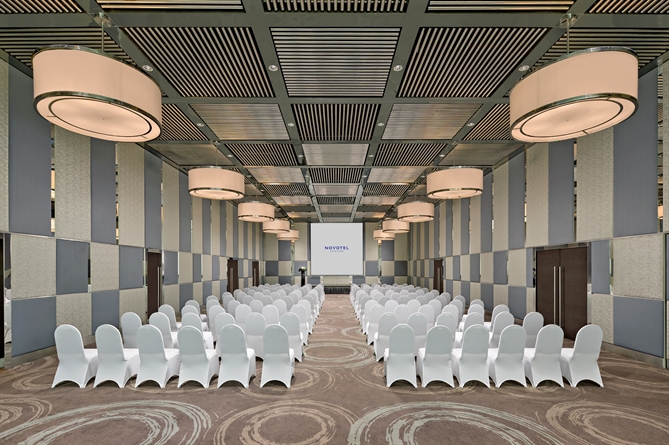 Year End Party 2025: Dau an ket nam ruc ro tai Novotel Saigon Centre