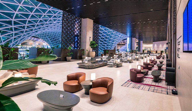 Check-in Lounge - bước tiến chiến lược khẳng định vị thế hãng hàng không quốc gia trên hành trình chạm chuẩn 5 sao quốc tế Khu vực Al Mourjan Check-in của Qatar Airways tại Doha (nguồn: Qatar Airways)