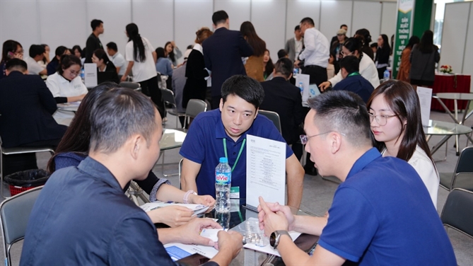 GEIMS Việt Nam 2025 đồng hành cùng doanh nghiệp Việt bứt phá trong ngành sản xuất và lắp ráp điện tử Không khí sôi động tại khu vực Kết nối giao thương GEIMS Việt Nam năm ngoái