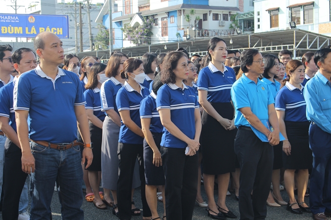 Duoc Hau Giang phat dong quyen gop, chia se tam long den voi nguoi dan vung bao lu