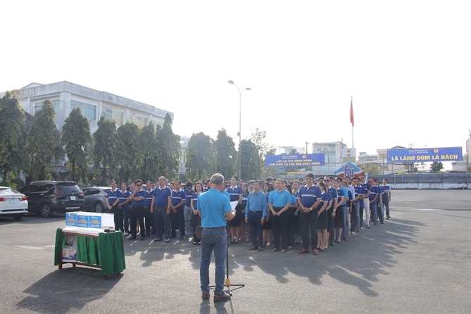 Duoc Hau Giang phat dong quyen gop, chia se tam long den voi nguoi dan vung bao lu