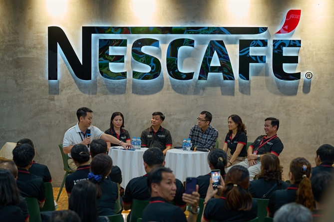 Tôn vinh người nông dân trong hành trình phát triển nông nghiệp bền vững Tọa đàm “Vai trò của người nông dân trong nông nghiệp tái sinh” cùng với nông dân tiêu biểu của chương trình NESCAFÉ Plan và đại diện của Nestlé Việt Nam