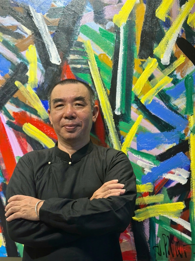 Phúc Sinh tổ chức “Triển lãm Đặng Phương Việt” Họa sĩ Đặng Phương Việt. Nguồn hình: Báo Thanh Niên.