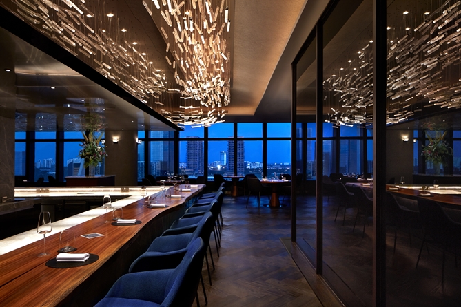 Nhà hàng fine dining AKUNA tại tầng 9 - khách sạn Le Méridien Saigon