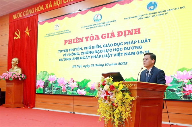 Luật sư Nguyễn Văn Hà, Phó Tổng Thư ký Liên đoàn Luật sư Việt Nam, Phó Chủ nhiệm Đoàn luật sư TP Hà Nội phát biểu