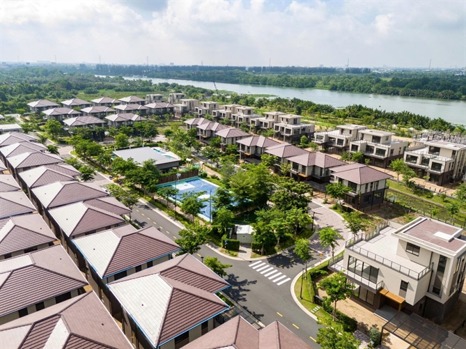Phía sau những đổi thay của bất động sản phía Tây TP.HCM Các dự án đô thị phía Tây TP.HCM hưởng lợi theo dòng chạy hạ tầng đang hồi hả về đích