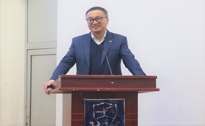 Ông Đỗ Tuấn Minh, Bí thư Đảng uỷ, Chủ tịch Hội đồng trường phát biểu tại chương trình