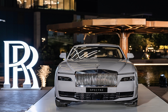 Rolls-Royce Spectre - mẫu xe điện đầu tiên của thương hiệu Anh quốc