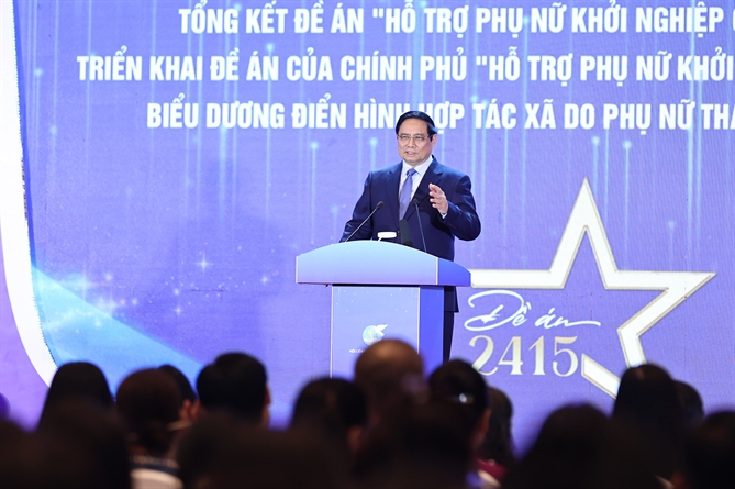 Tiến sĩ Nguyễn Thị Phương Thảo: Chị em là những “nữ chiến binh thầm lặng” của kinh tế tư nhân Thủ tướng Phạm Minh Chính tham quan trưng bày sản phẩm nông nghiệp, thủ công mỹ nghệ của các doanh nghiệp do phụ nữ khởi nghiệp - Ảnh: VGP/Nhật Bắc