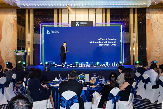 An exclusive Vietnam Market Outlook session reserved for our Priority and Affluent clients in both Ho Chi Minh City (27 November) and Hanoi (2 December).