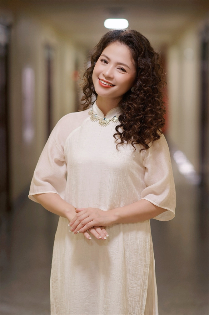 Minh Minh “mềm hóa” opera Hiện chị là giảng viên Thanh Nhạc Trường Đại học Sư phạm Nghệ thuật TW, đồng thời là người sáng lập cộng đồng MEKA